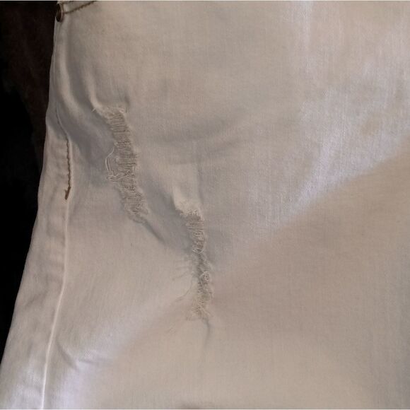 Torrid White distressed denim shorts w/dark stitching sz 20 - Picture 2 of 8